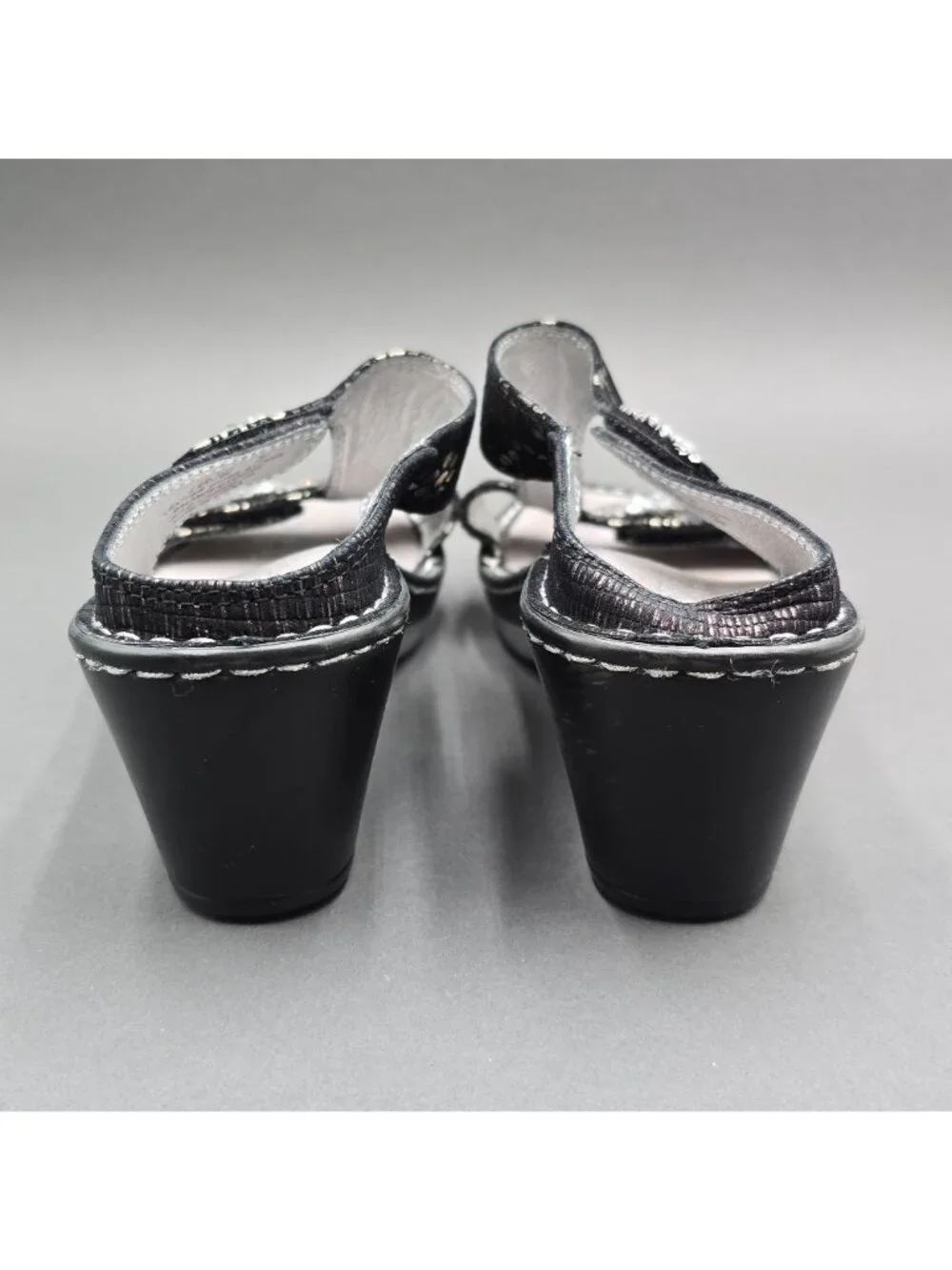 Alegria Lara Pewter Mosaic Wedge Sandals Size 37 T-Strap Comfort Slide - Picture 6 of 13